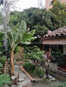Casa de 5 alcobas en venta en Laureles, Medellín, 424 m² · foto 9 de 16