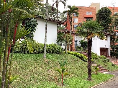 Casa de 4 alcobas en venta en Los Balsos, Medellín, 1524 m² · foto 3 de 20