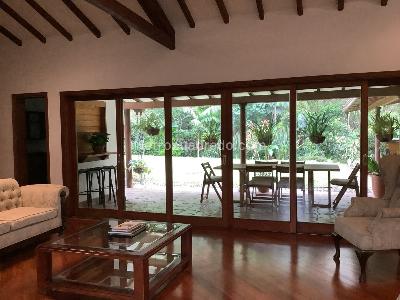 Casa de 4 alcobas en venta en Los Balsos, Medellín, 1524 m² · foto 6 de 20
