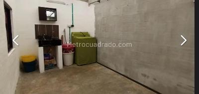 Casa de 3 alcobas en venta en Villas De Comfenalco, Bello, 94 m² · foto 15 de 16