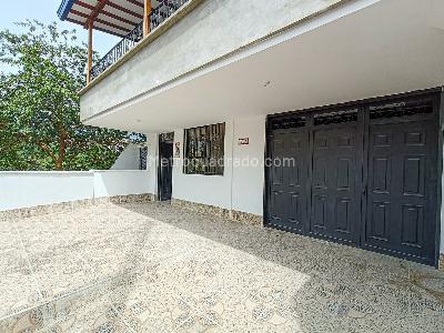 Casa de 5 alcobas en venta en Las Antillas, Envigado, 400 m² · foto 2 de 16