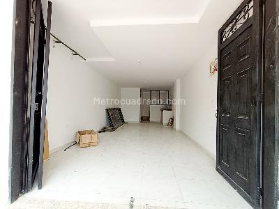 Casa de 5 alcobas en venta en Las Antillas, Envigado, 400 m² · foto 4 de 16