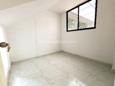 Casa de 5 alcobas en venta en Las Antillas, Envigado, 400 m² · foto 9 de 16