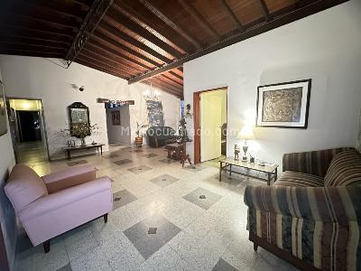 Casa de 5 alcobas en venta en Prado, Medellín, 576 m² · foto 3 de 20