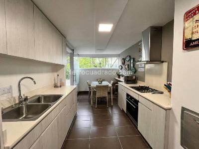 Apartamento de 3 alcobas en venta en El Tesoro, Medellín, 152 m² · foto 5 de 20