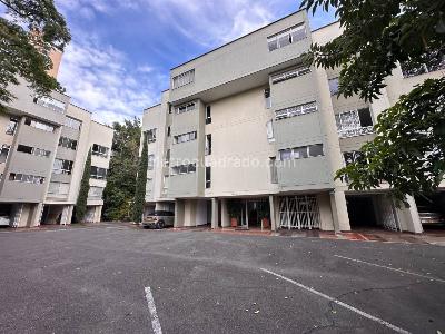 Apartamento de 3 alcobas en venta en El Tesoro, Medellín, 152 m² · foto 19 de 20