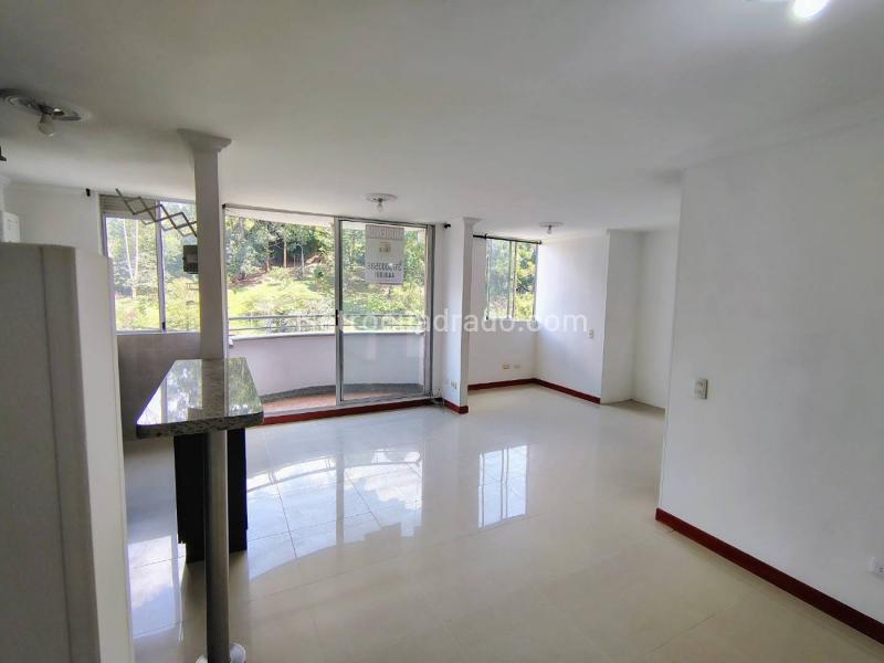 Apartamento Moderno de 2 Alcobas en La Loma del Indio
