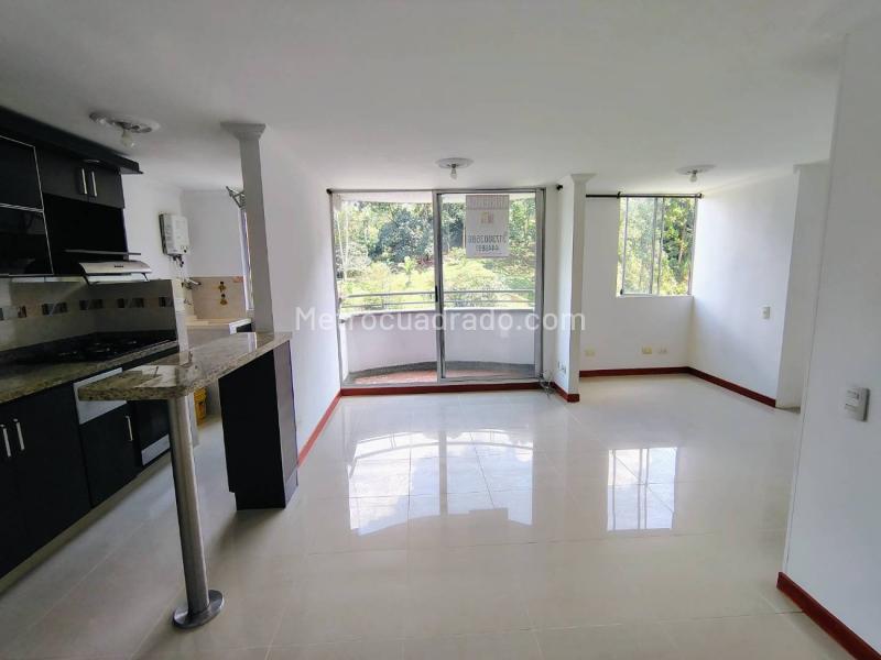 Apartamento Moderno de 2 Alcobas en La Loma del Indio - 2