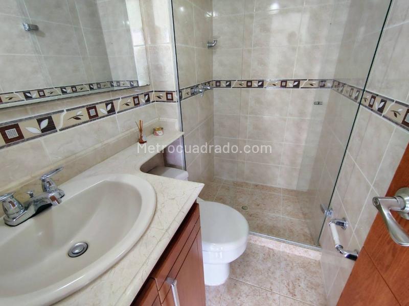 Apartamento Moderno de 2 Alcobas en La Loma del Indio - 8