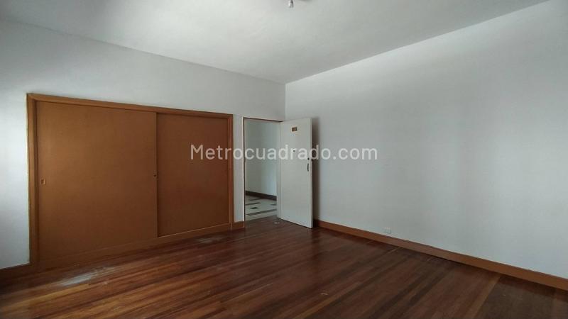 Spacious 5BR Apartment in La Candelaria - 6