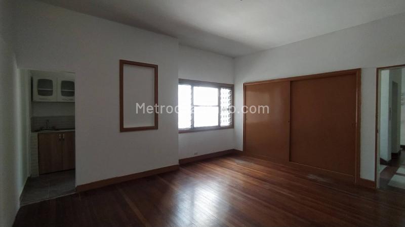 Spacious 5BR Apartment in La Candelaria - 7