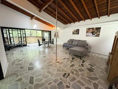 Apartamento de 4 alcobas en venta en Laureles, Medellín, 300 m² · foto 2 de 20