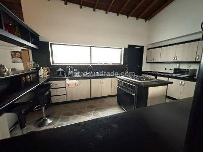 Apartamento de 4 alcobas en venta en Laureles, Medellín, 300 m² · foto 7 de 20