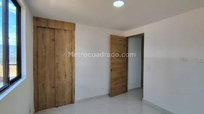 Apartaestudio en venta en Manrique Central, Medellín, 33 m² · foto 9 de 15