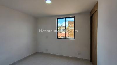 Apartaestudio en venta en Manrique Central, Medellín, 33 m² · foto 10 de 15