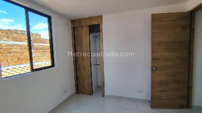 Apartaestudio en venta en Manrique Central, Medellín, 33 m² · foto 12 de 15