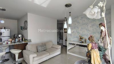 Apartamento de 3 alcobas en venta en Conquistadores, Medellín, 85 m² · foto 3 de 20