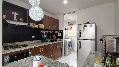 Apartamento de 3 alcobas en venta en Conquistadores, Medellín, 85 m² · foto 8 de 20