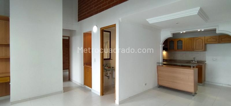 Apartamento de 2 Alcobas en La Loma del Indio con Vistas