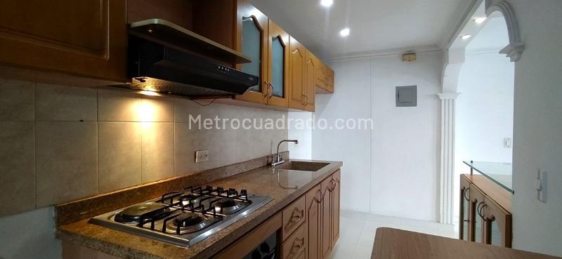 Apartamento de 2 Alcobas en La Loma del Indio con Vistas - 6