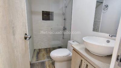 Apartamento de 2 alcobas en arriendo en Los Alpes, Medellín, 51 m² · foto 10 de 20