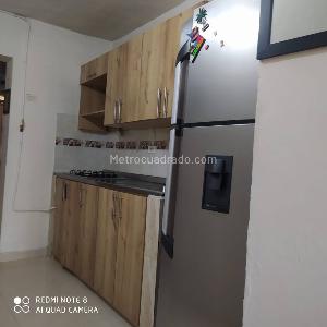 Casa de 3 alcobas en venta en Las Esmeraldas, Medellín, 75 m² · foto 2 de 12
