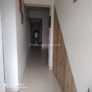 Casa de 3 alcobas en venta en Las Esmeraldas, Medellín, 75 m² · foto 7 de 12