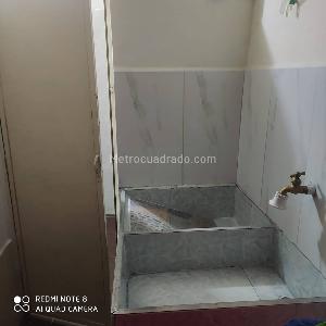 Casa de 3 alcobas en venta en Las Esmeraldas, Medellín, 75 m² · foto 9 de 12