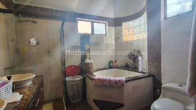 Casa de 4 alcobas en venta en Los Alcazares, Sabaneta, 396 m² · foto 19 de 20