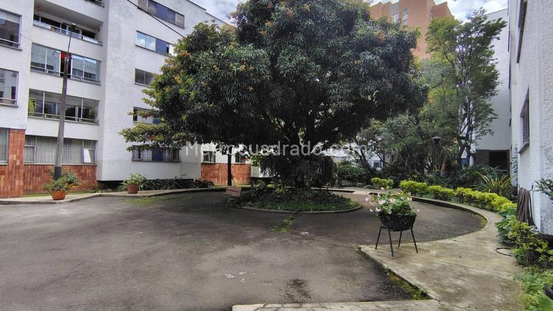 Apartamento Amplio de 5 Alcobas en Suramericana - 2