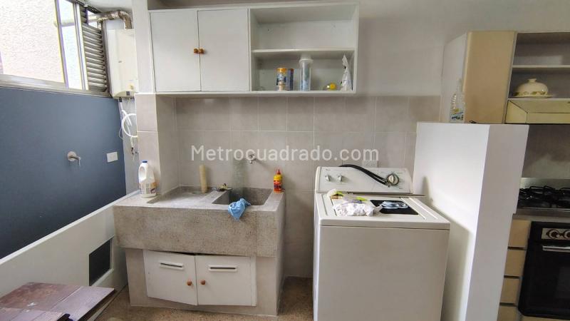 Apartamento Amplio de 5 Alcobas en Suramericana - 9