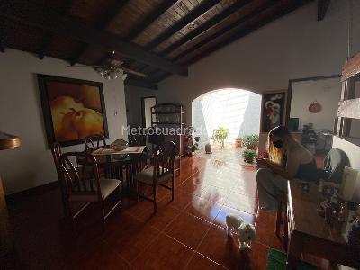 Casa de 4 alcobas en venta en Santa Teresita, Medellín, 213 m² · foto 10 de 20