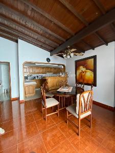 Casa de 4 alcobas en venta en Santa Teresita, Medellín, 213 m² · foto 8 de 20