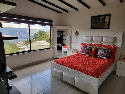 Casa de 3 alcobas en venta en Belen, Medellín, 400 m² · foto 9 de 20