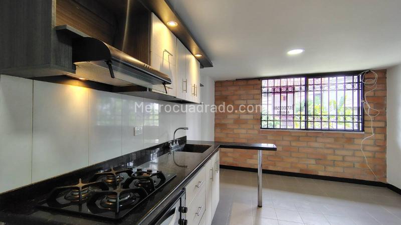 Apartamento en Arriendo de 2 Alcobas en Aranjuez (San Cayetano)