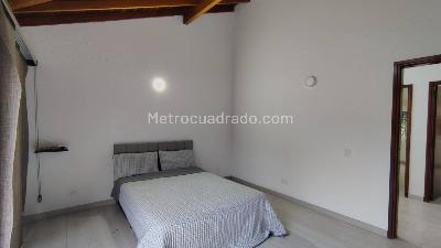 Casa de 4 alcobas en venta en San Lucas, Medellín, 200 m² · foto 17 de 20