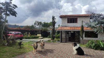 Casa de 5 alcobas en venta en Santa Elena, Medellín · foto 13 de 19