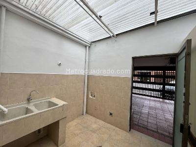 Casa de 4 alcobas en venta en Poblado Altos Del Poblado, Medellín, 370 m² · foto 5 de 14