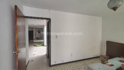 Casa de 5 alcobas en venta en Simon Bolivar, Medellín, 198 m² · foto 10 de 20