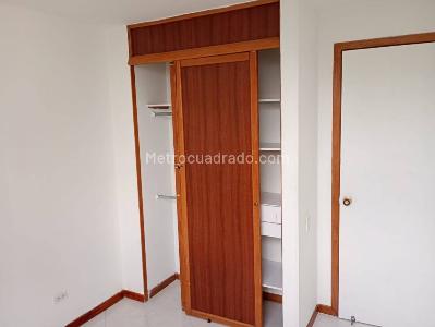 Apartamento en venta en Loma De Los Bernal, Medellín · foto 17 de 20