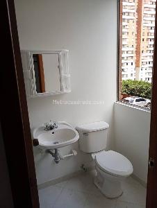Apartamento en venta en Loma De Los Bernal, Medellín · foto 8 de 20