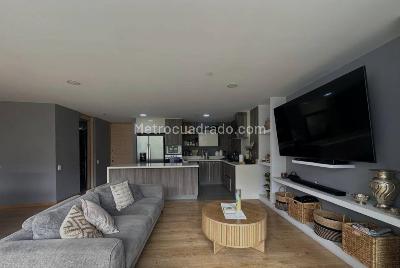 Apartamento en venta en Loma De Las Brujas, Envigado · foto 2 de 17
