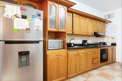 Casa de 5 alcobas en venta en Laureles, Medellín, 306 m² · foto 12 de 13