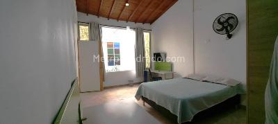 Casa de 5 alcobas en venta en Laureles, Medellín, 306 m² · foto 4 de 13