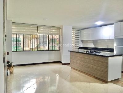 Apartamento de 3 alcobas en venta en Laureles, Medellín, 197 m² · foto 3 de 20