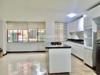 Apartamento de 3 alcobas en venta en Laureles, Medellín, 197 m² · foto 5 de 20
