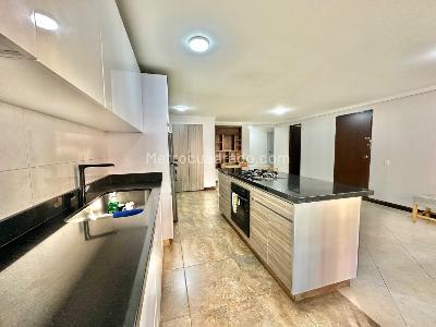 Apartamento de 3 alcobas en venta en Laureles, Medellín, 197 m² · foto 6 de 20