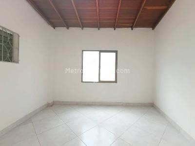 Casa de 5 alcobas en arriendo en Santa Lucia, Medellín, 150 m² · foto 10 de 20
