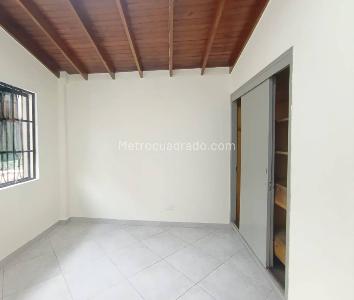 Casa de 5 alcobas en arriendo en Santa Lucia, Medellín, 150 m² · foto 13 de 20