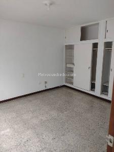 Casa de 4 alcobas en venta en Laureles, Medellín, 198 m² · foto 3 de 9